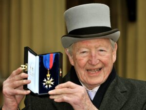 Legendary News at Ten presenter Sandy Gall dies aged 97